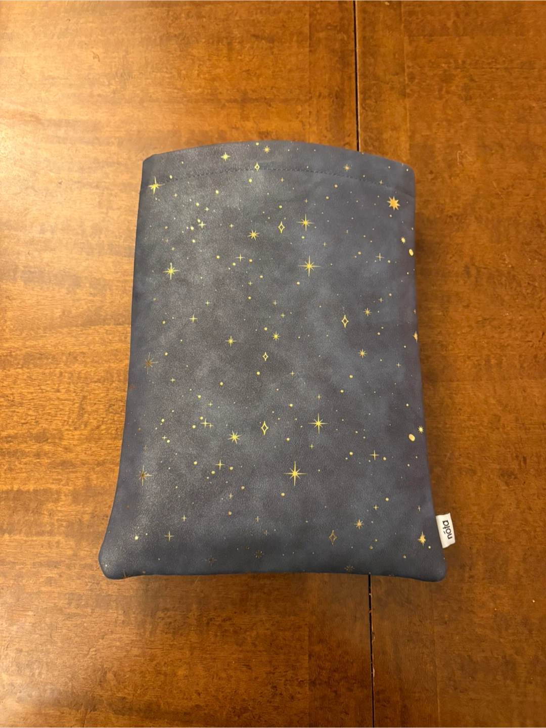 Nóta Star-Patterned Protective Pouch
