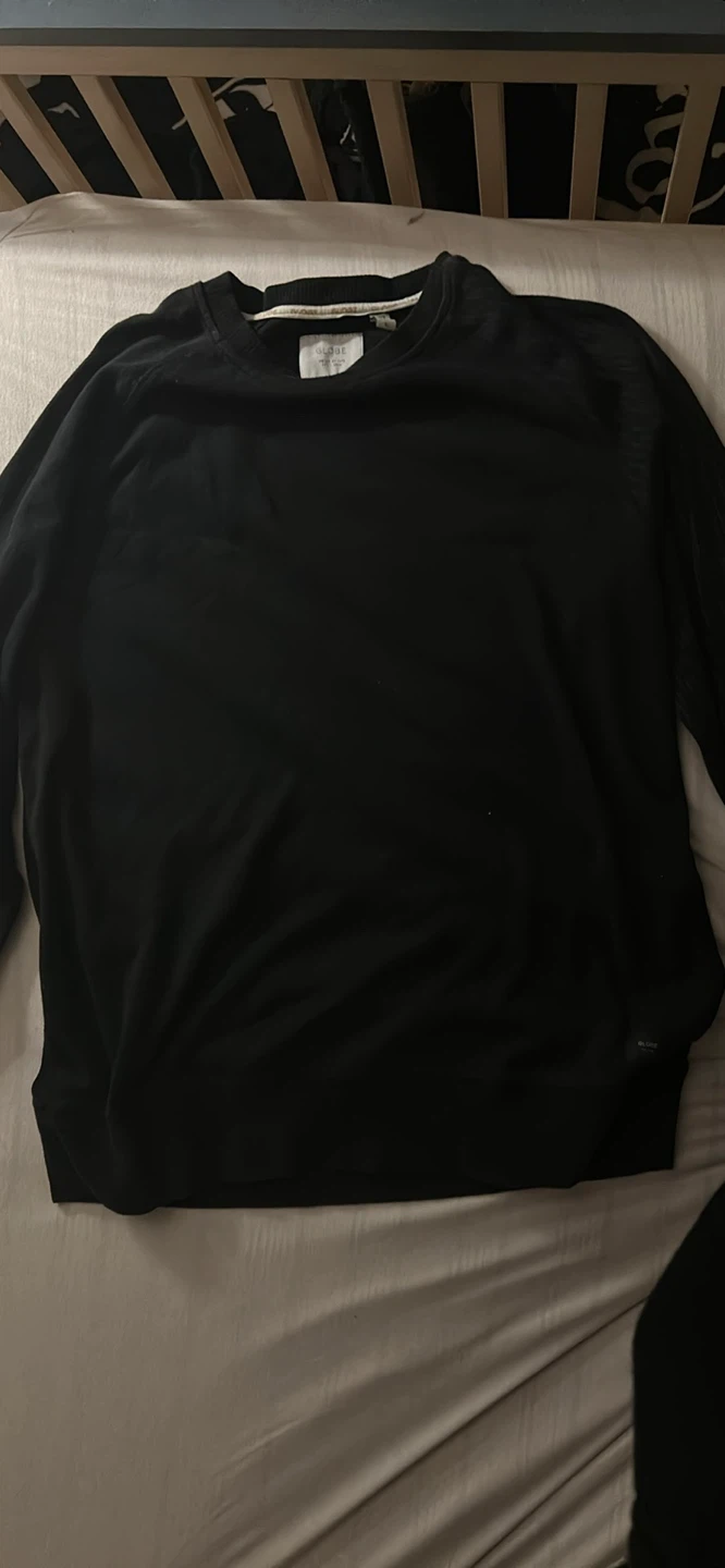 Globe Black Crewneck Sweatshirt - Size L