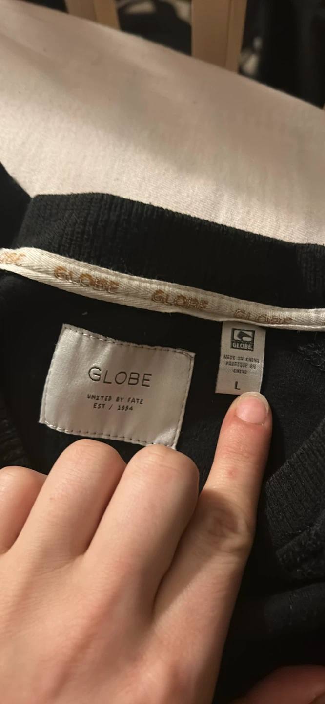 Globe Black Crewneck Sweatshirt - Size L - photo 2