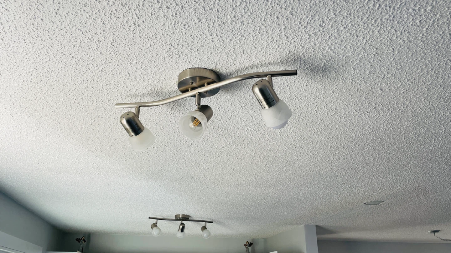 Sleek 3-Head Track Light Fixture - photo 4