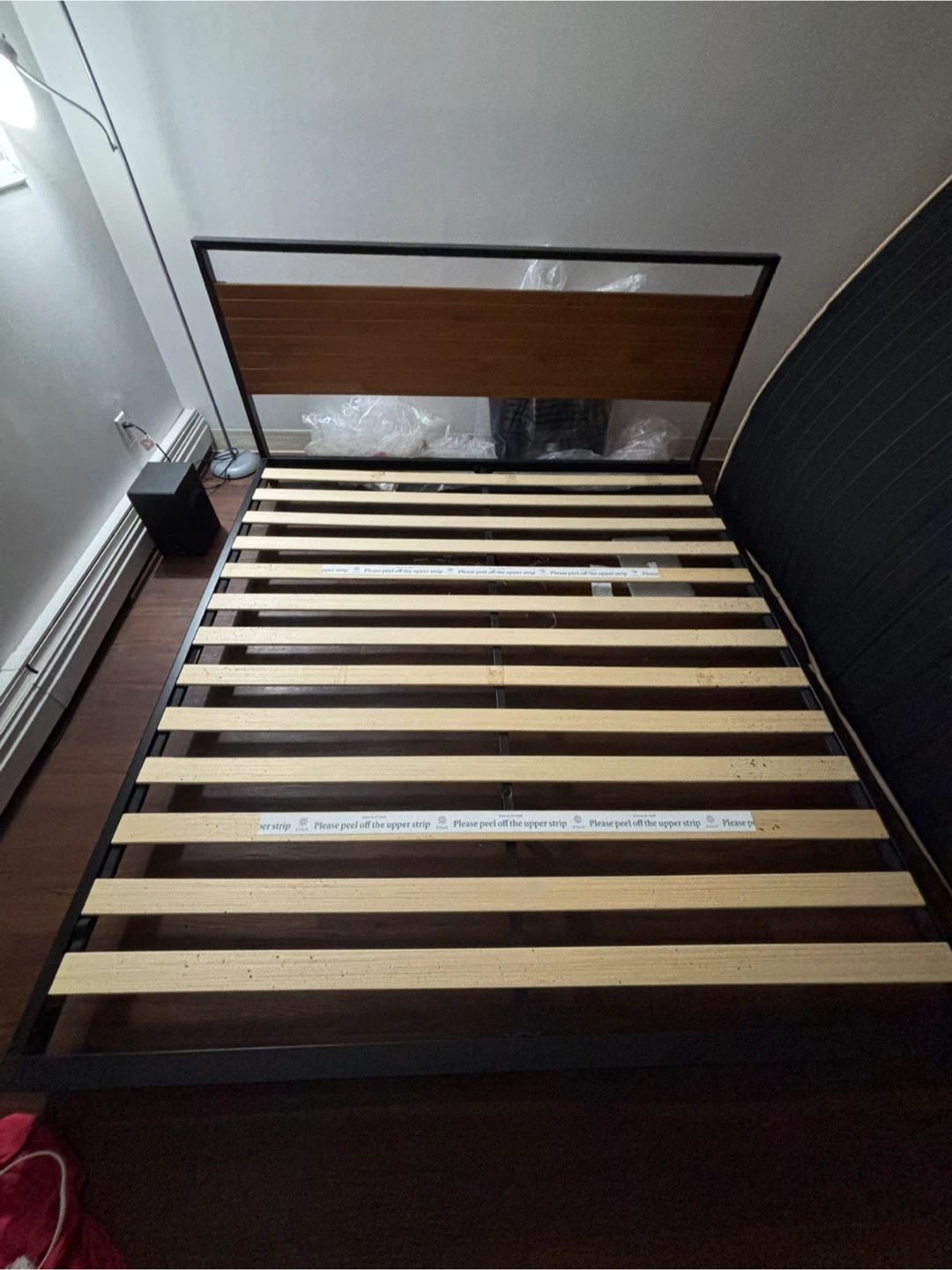 King size Metal Bed Frame with Wooden headboard - photo 3