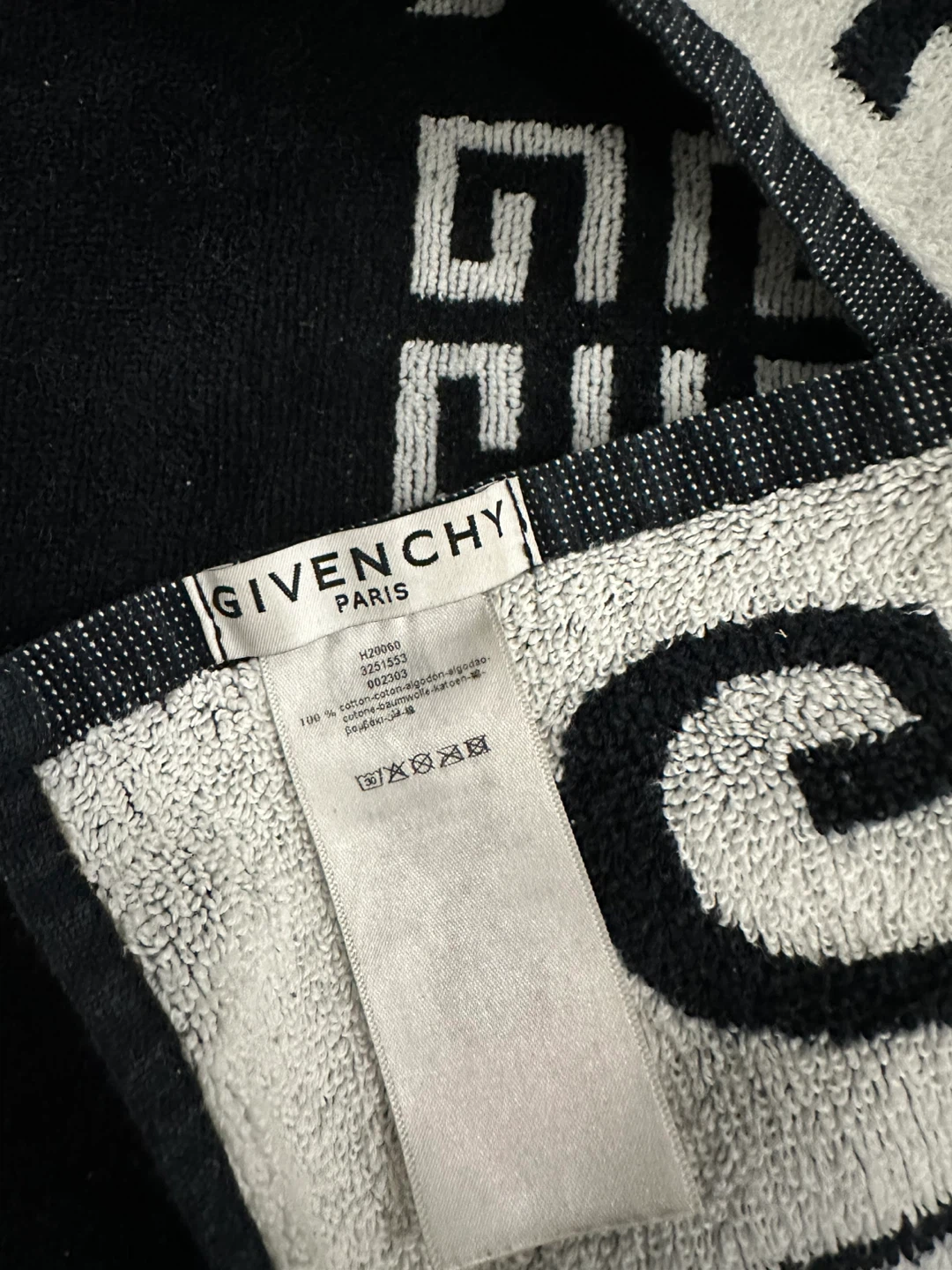 Givenchy Paris Black & White Logo Beach Towel - photo 2