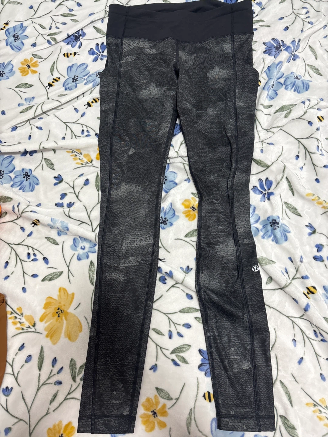 Lululemon Grey Snakeskin Print Leggings
