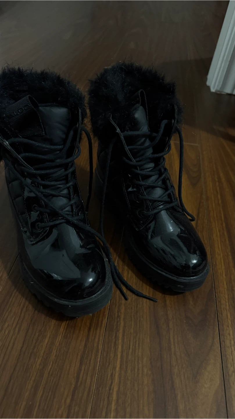 ALDO Black Faux Fur Trim Winter Boots Size 6