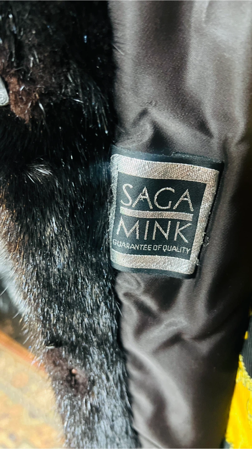 Gorgeous Black Saga Mink Fur Coat - photo 3