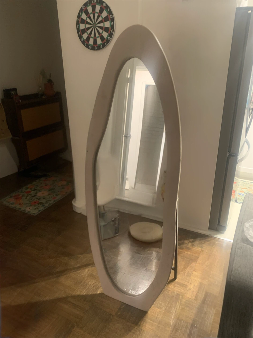 Trendy wavy full length-mirrors with soft velvety frame - photo 5