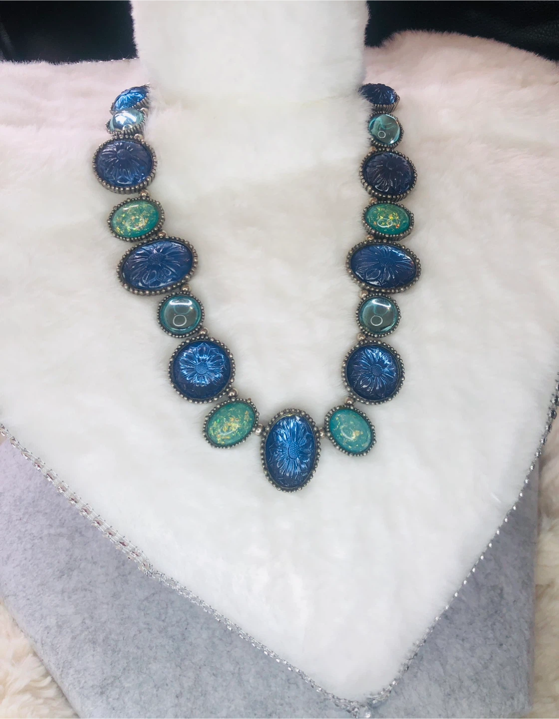 AVON "Glass Garden" Necklace - Blue & Green - photo 4