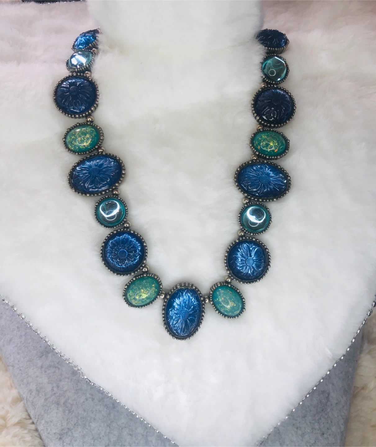 AVON "Glass Garden" Necklace - Blue & Green - photo 5
