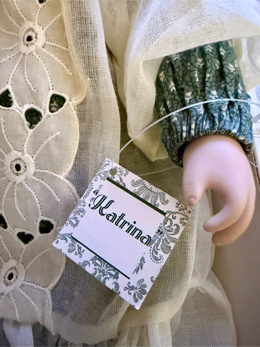 PORCELAIN DOLL (18”) - photo 4