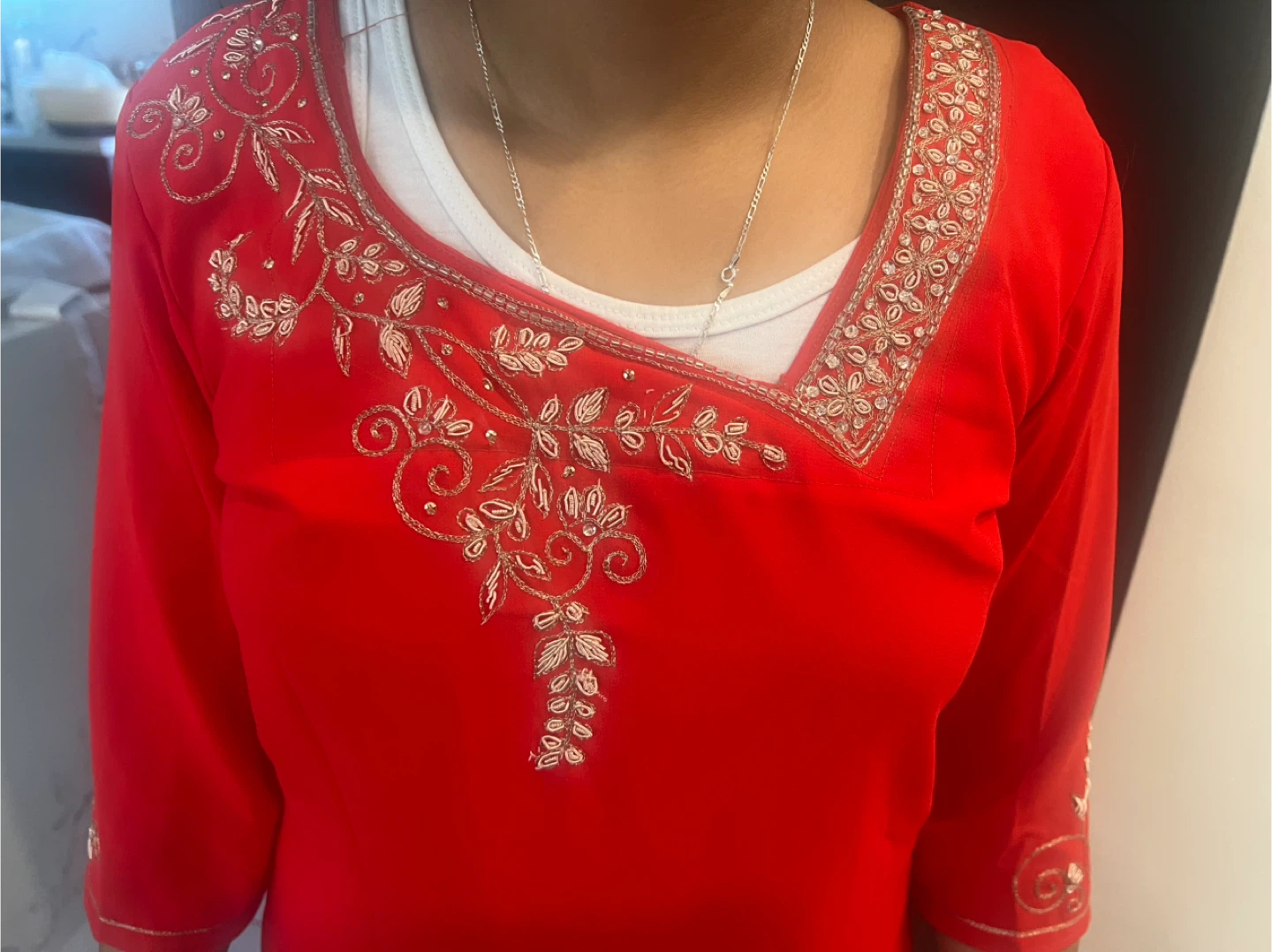 Red and teal Embroidered Kurti - photo 2
