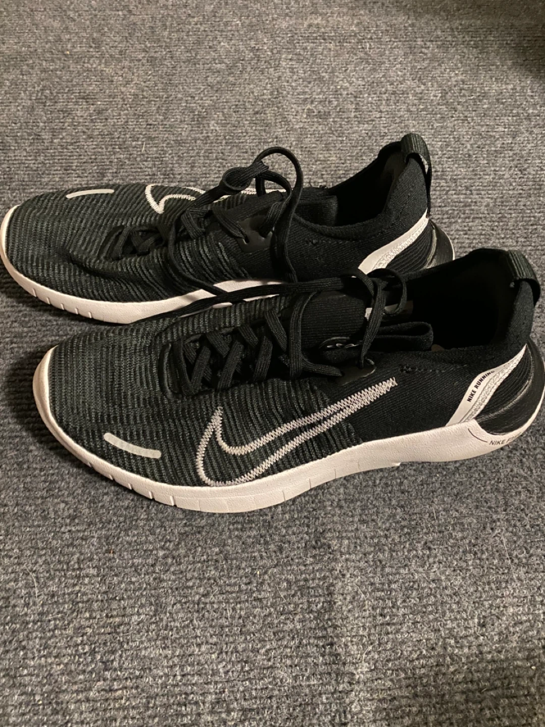 Nike Free Running Shoes - Black/White - Size 9