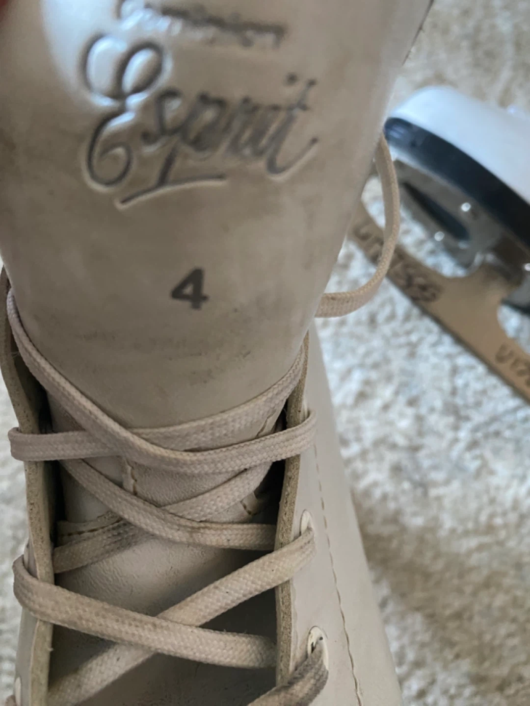 Esprit Figure Skates - Size 4 - photo 2
