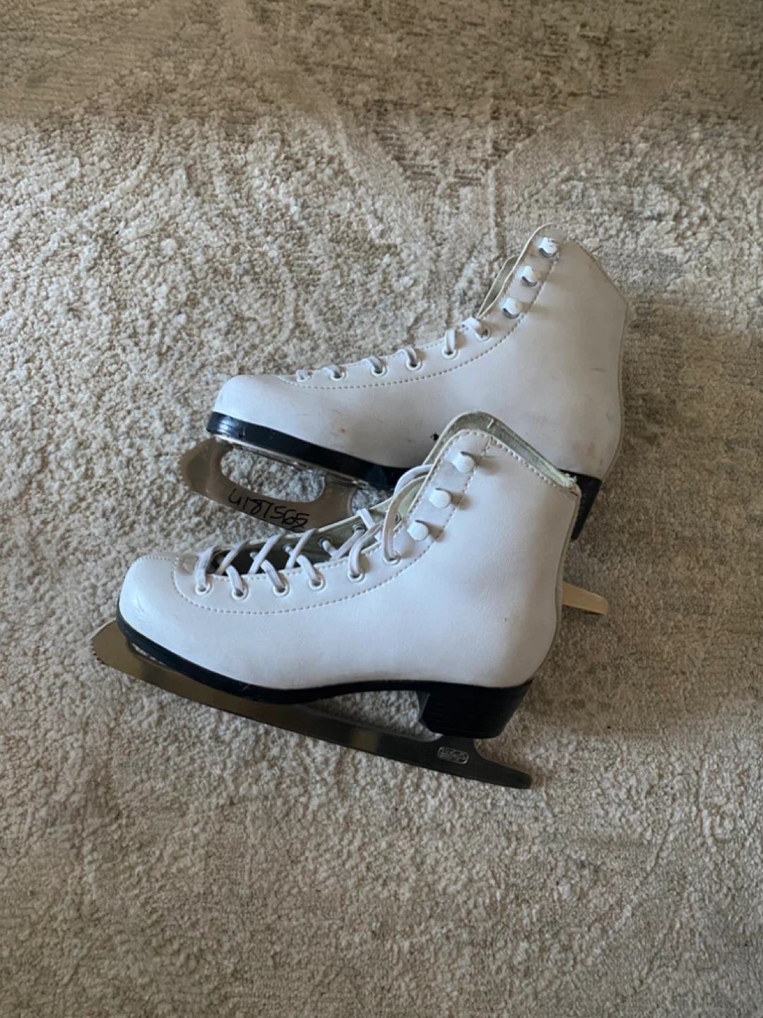 Esprit Figure Skates - Size 4 - photo 4