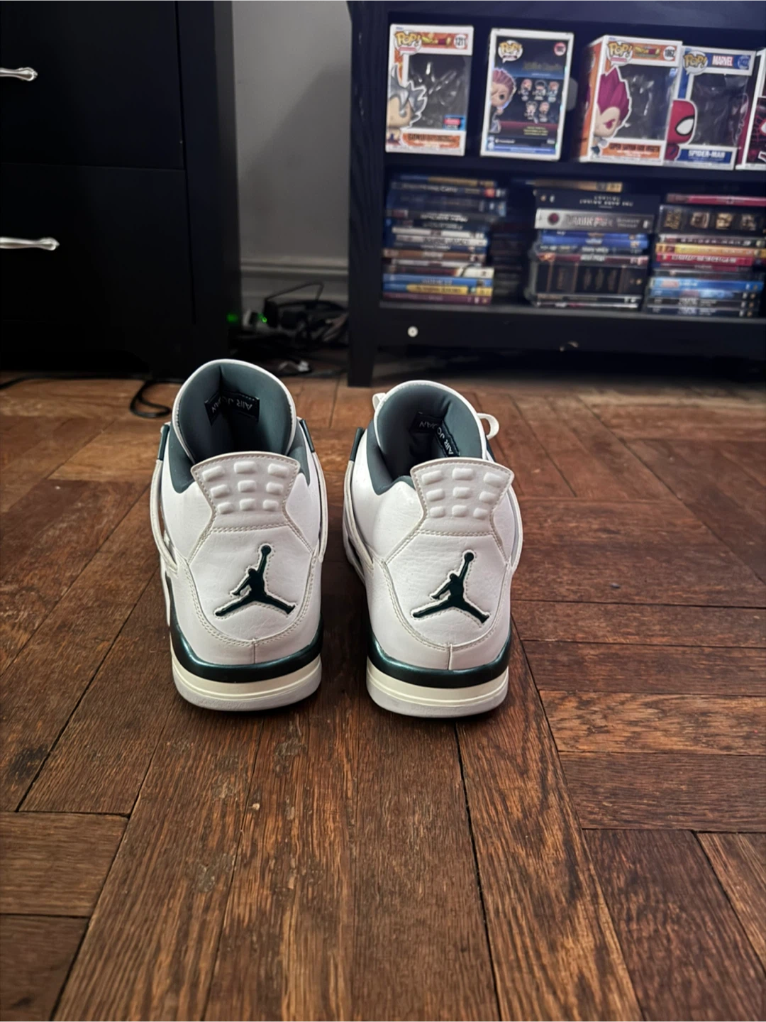 Air Jordan 4 "Emerald" White Sneakers - photo 2