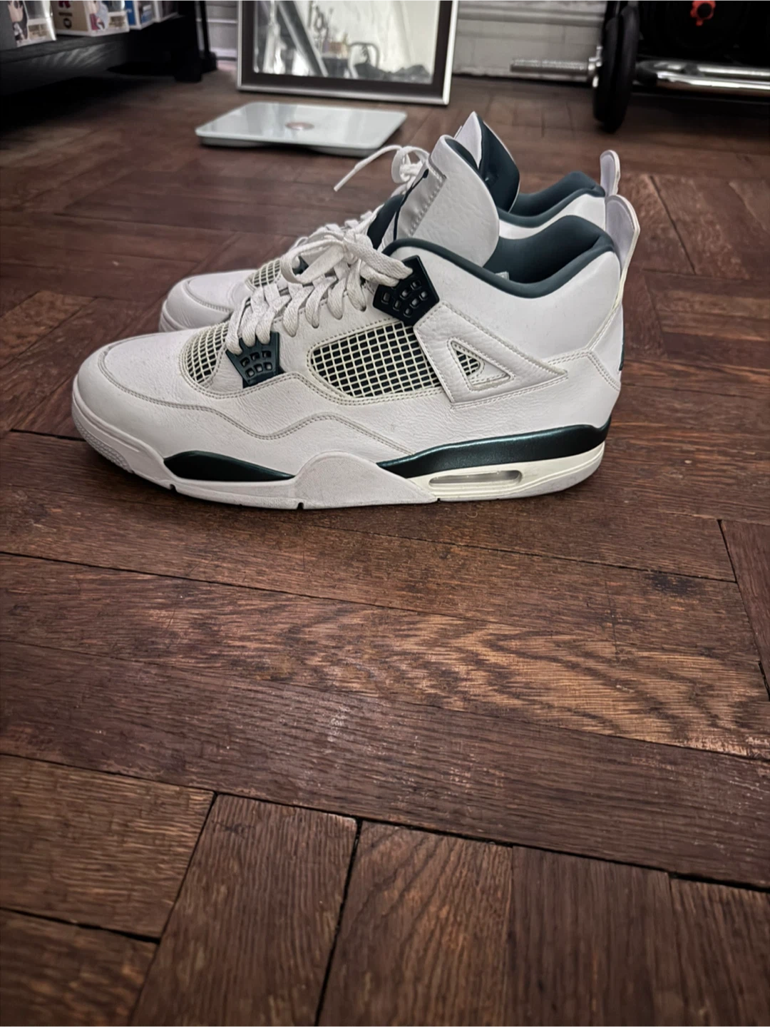 Air Jordan 4 "Emerald" White Sneakers - photo 3
