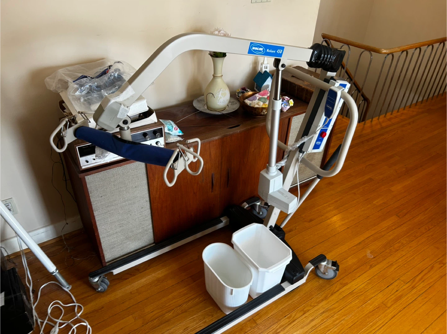Invacare Reliant 450 Patient Lift - photo 3