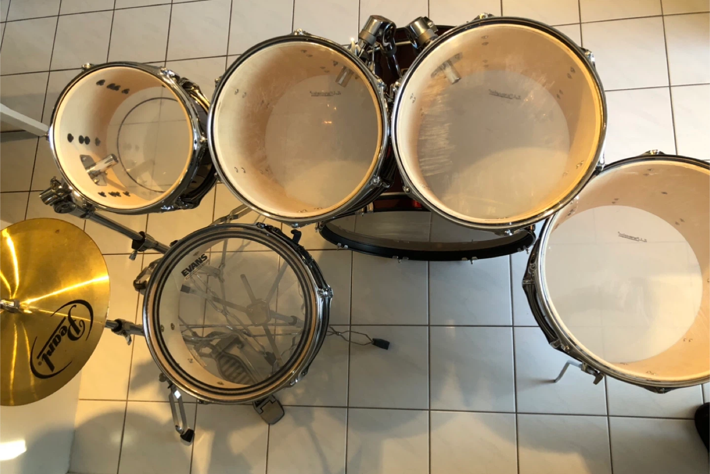 6-piece drum set with hi-hats - photo 2