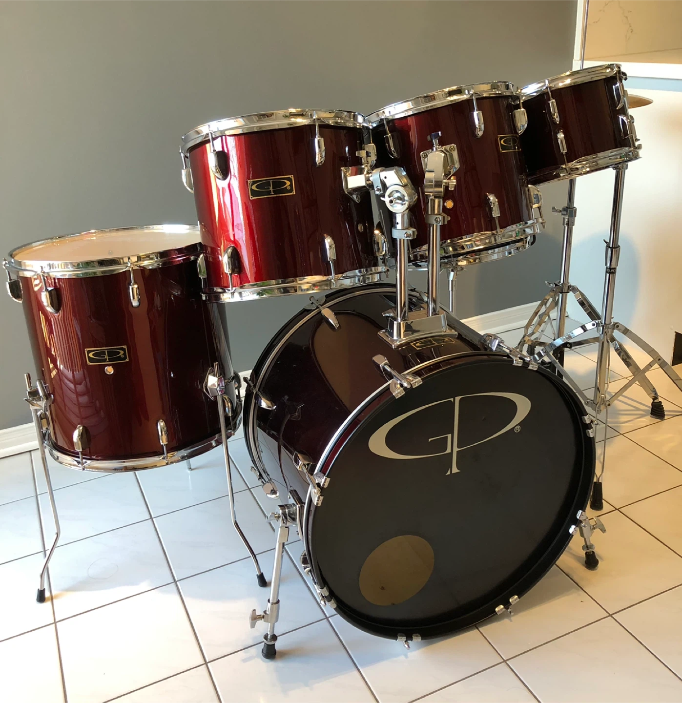 6-piece drum set with hi-hats - photo 3