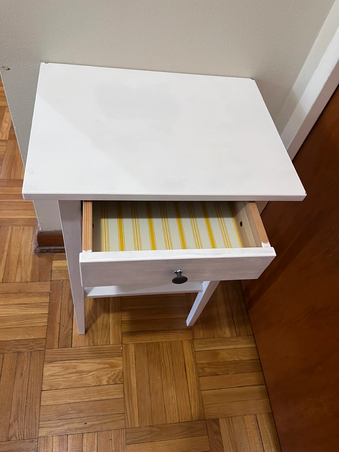 White Nightstand with Drawer