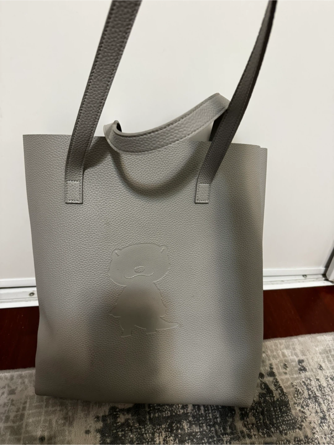 Grey Faux Leather Tote Bag with Decorative Emblem - photo 2
