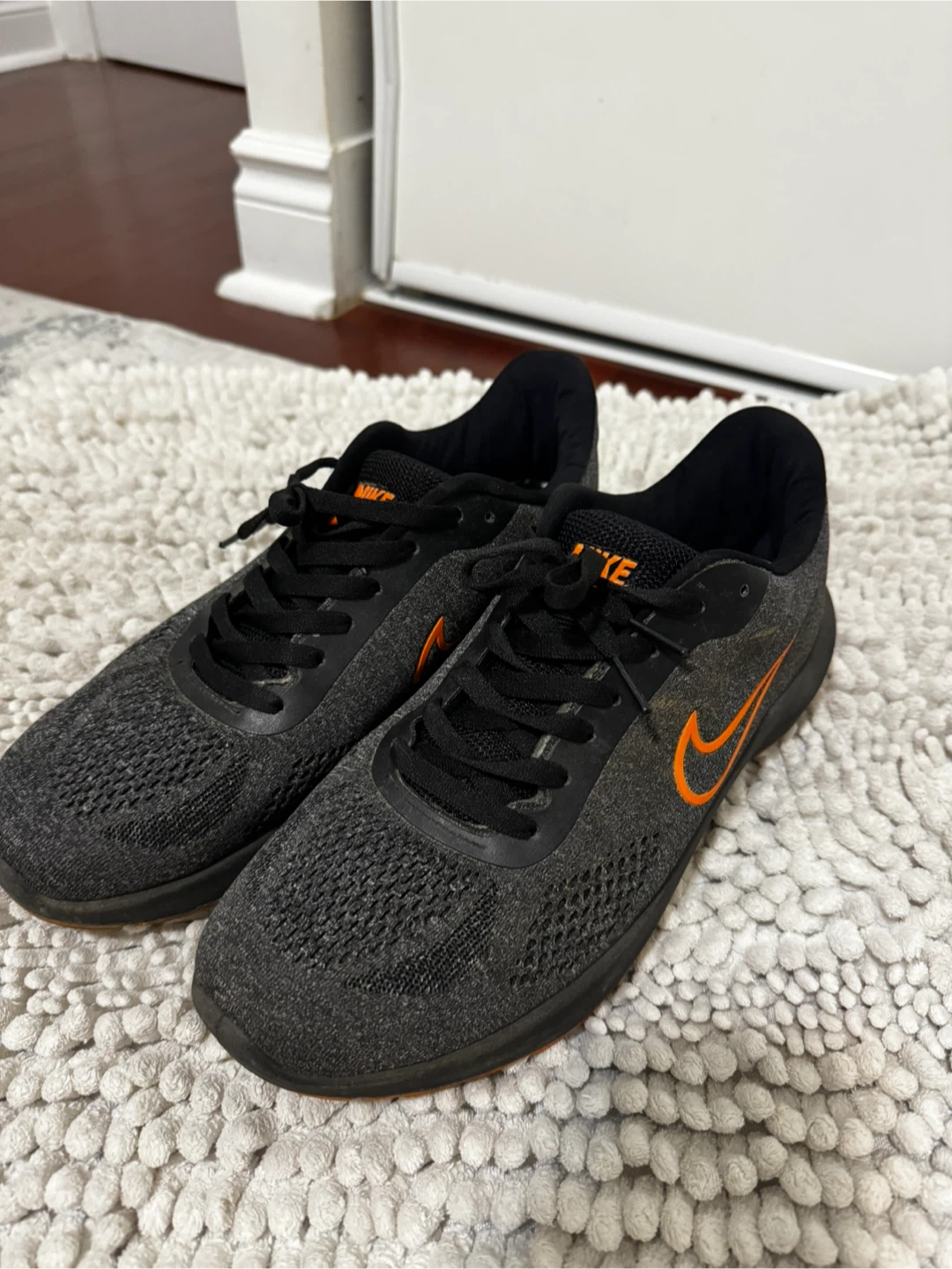 Nike Running Shoes - Men's US 9