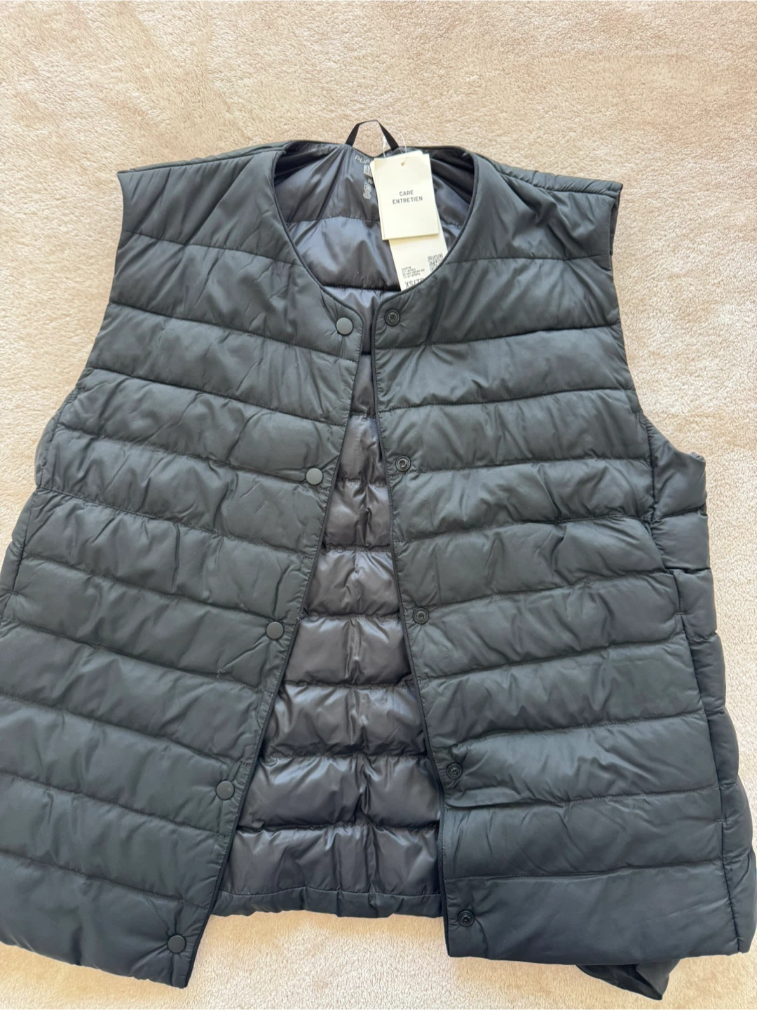Brand new Uniqlo Packable Down Vest XS