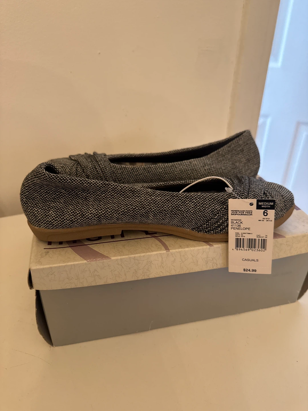 LifeStride Penelope Black Flats Size 6