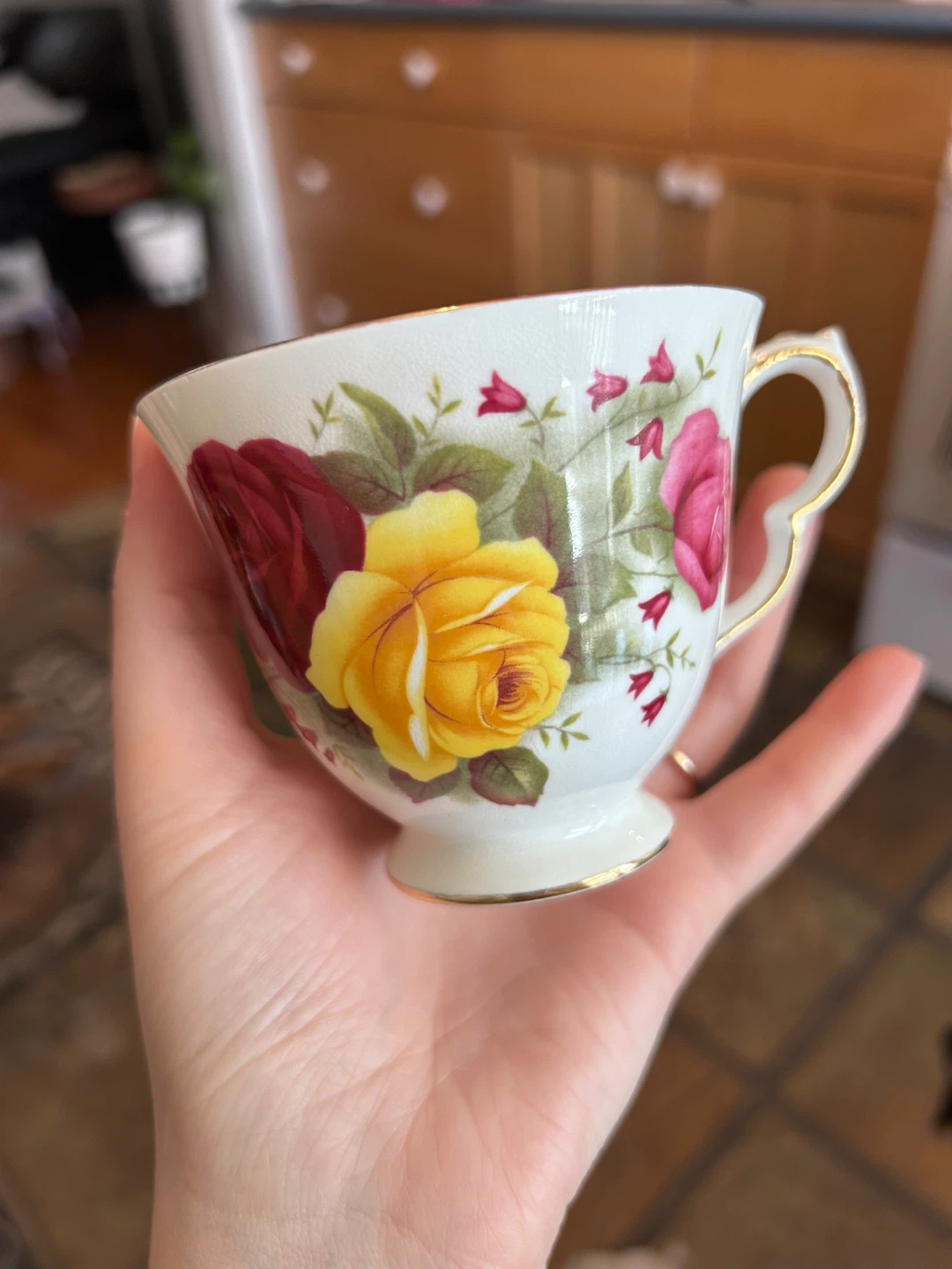 Queen Anne Bone China Teacup and Saucer 8519 - photo 3