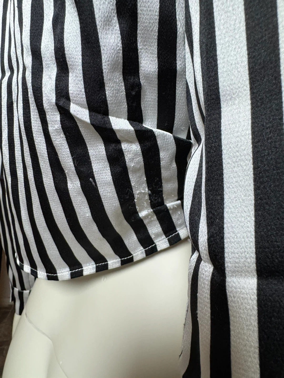 LOVE 83 Striped Tie Front Blouse Size M - photo 4