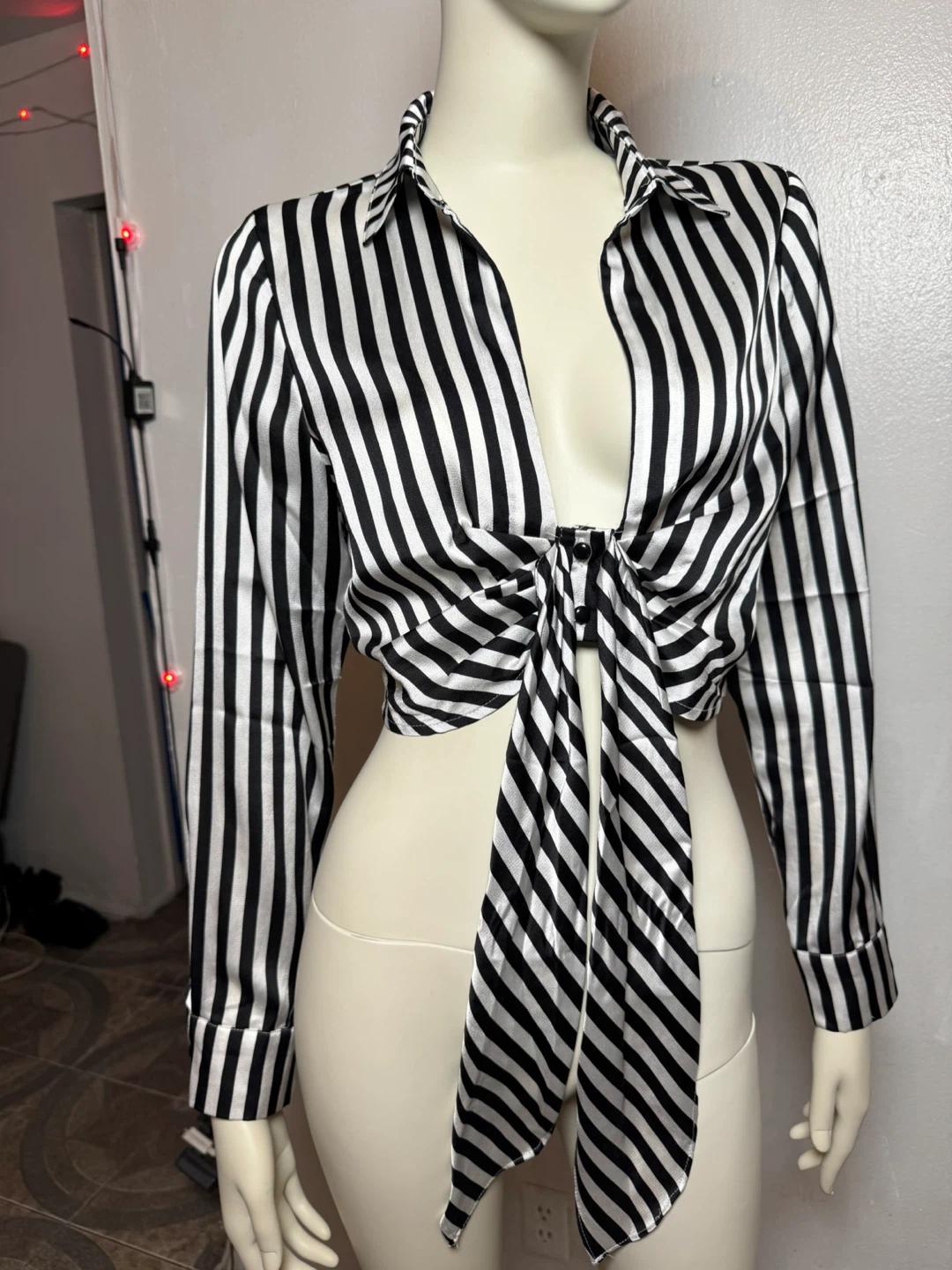 LOVE 83 Striped Tie Front Blouse Size M - photo 2