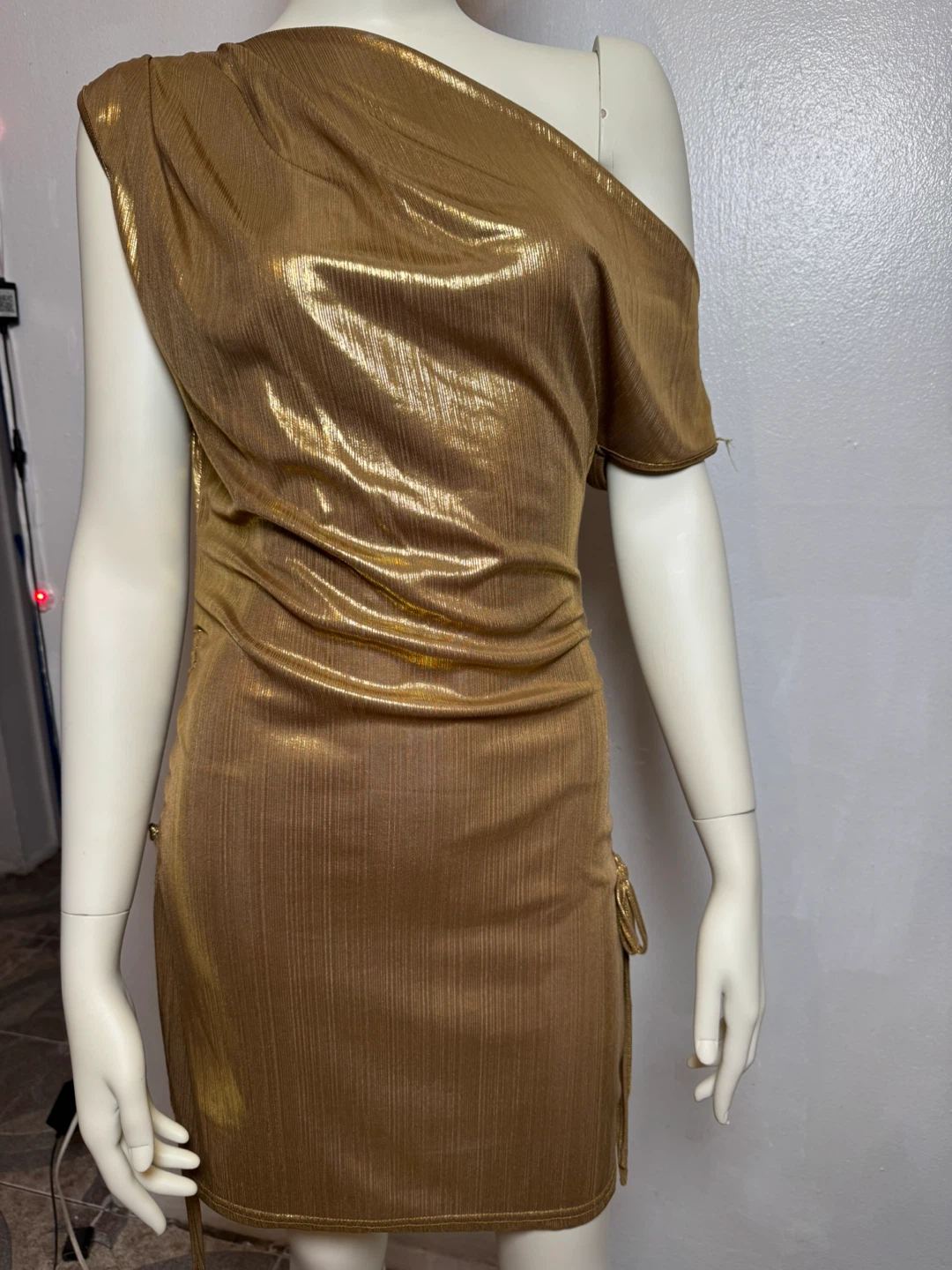 Gold Metallic One-Shoulder Ruched Dress