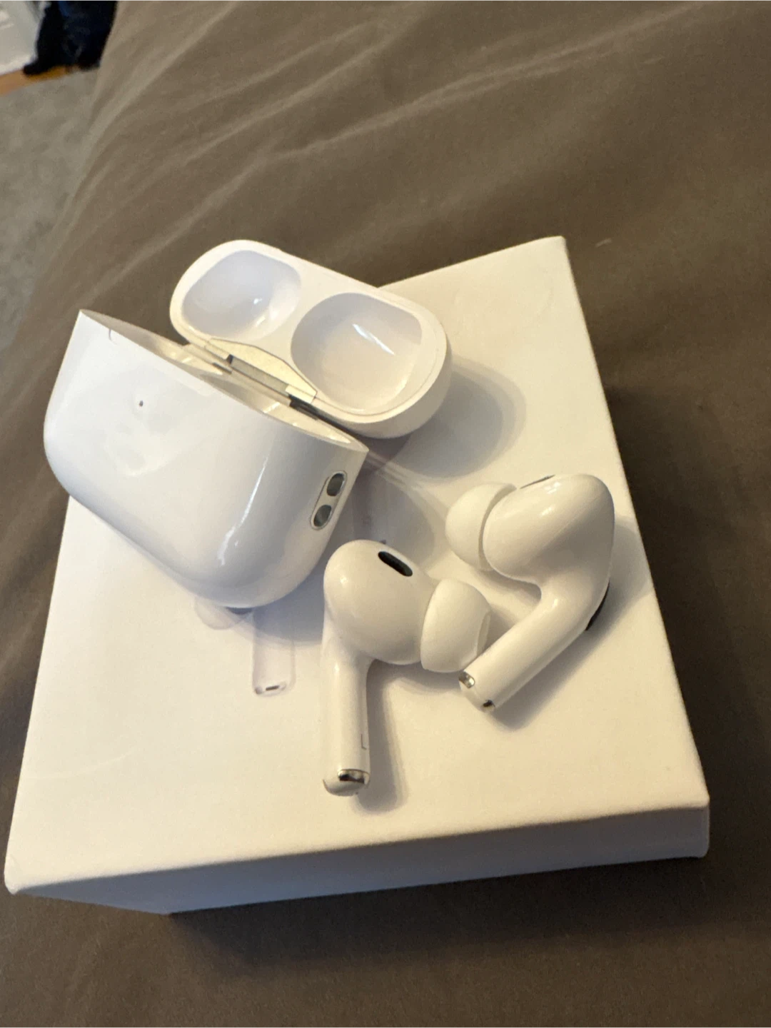 Apple AirPods Pro (2nd generation) - photo 4
