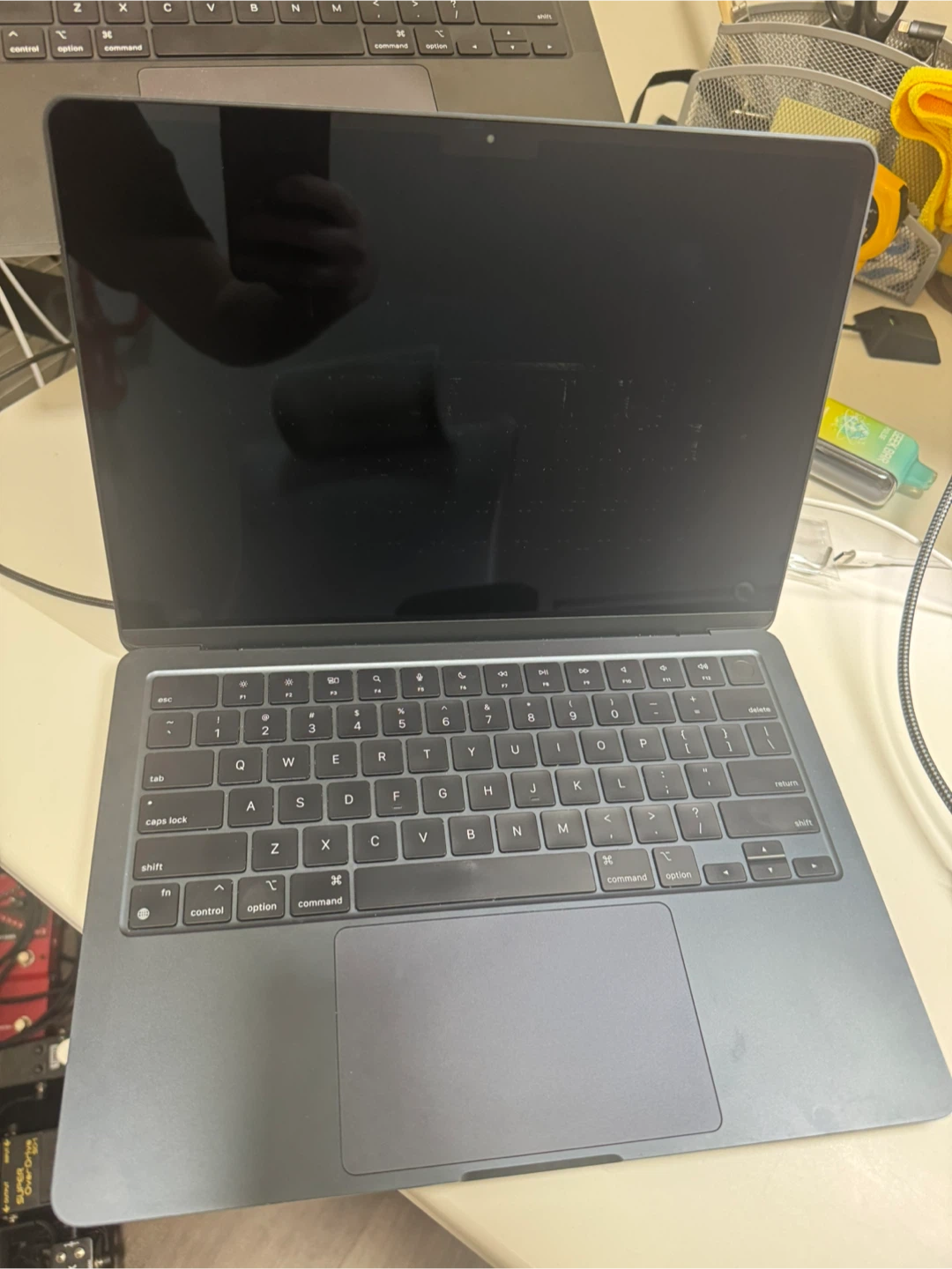 M2 Macbook Air with 16GB Ram and 512GB SSD - photo 4