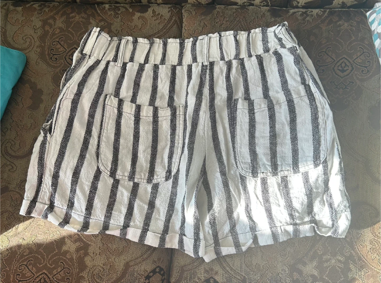Belle du Jour Striped Linen Blend Shorts Size M - photo 2