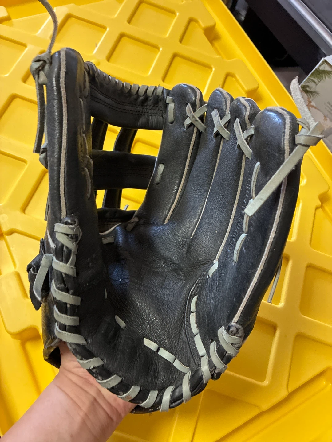 Wilson Black Softball Glove - photo 2