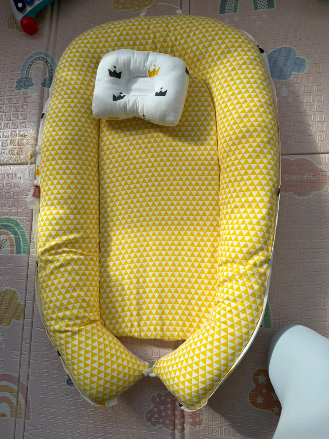 Baby Lounger with Pillow - photo 3