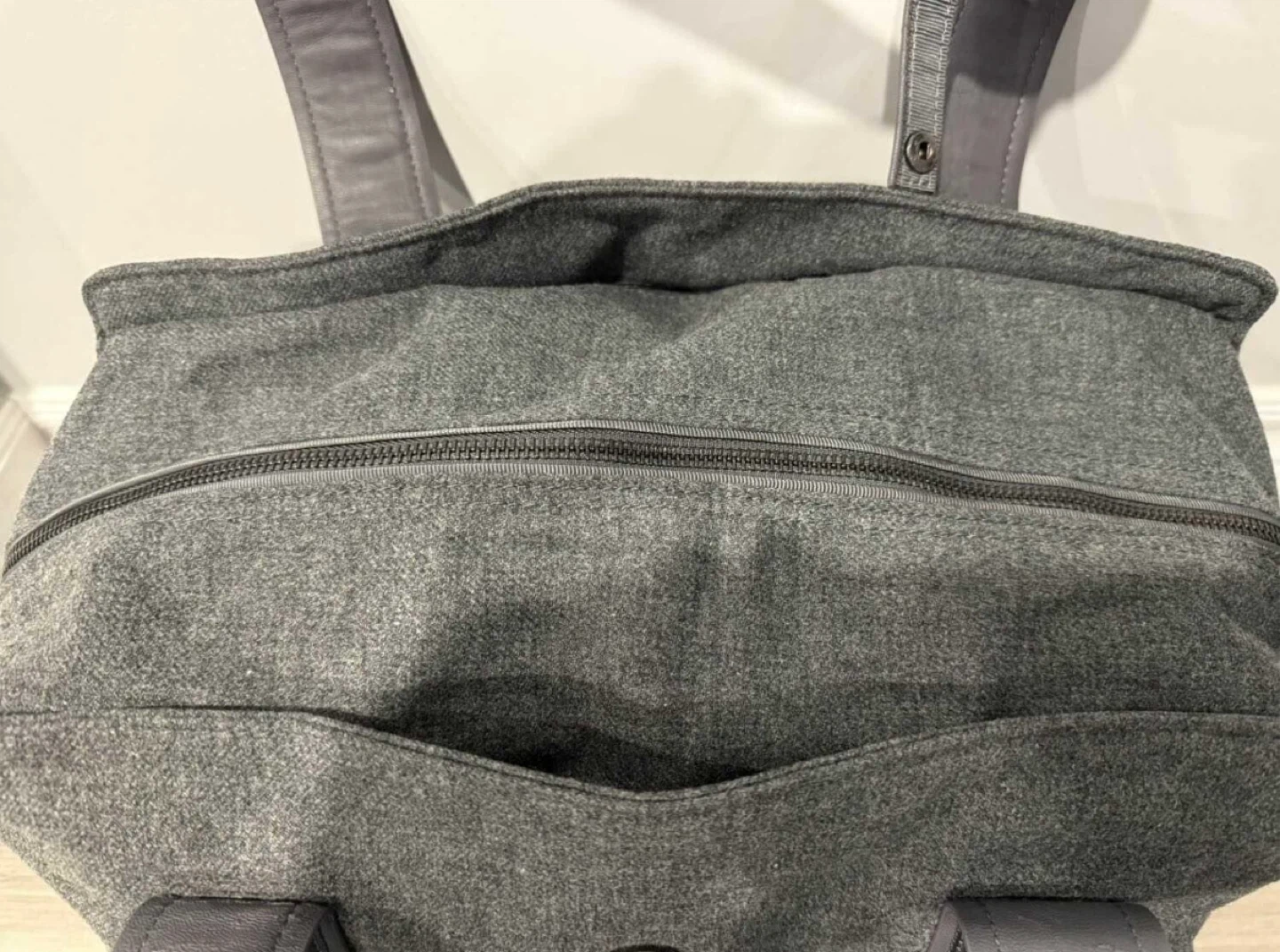 Lululemon Grey Duffle Bag - photo 4