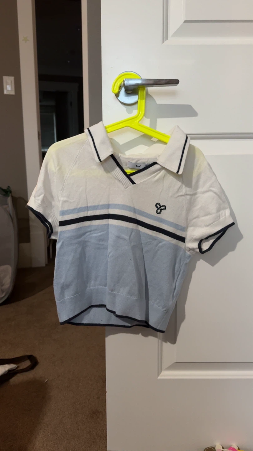 Aritzia XS Short Sleeve Polo Shirt