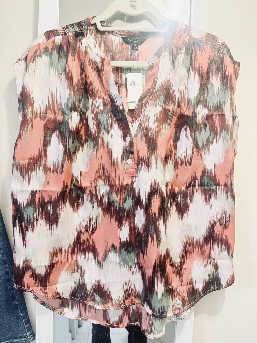Banana Republic Women's Sleeveless Blouse - Size M - photo 3