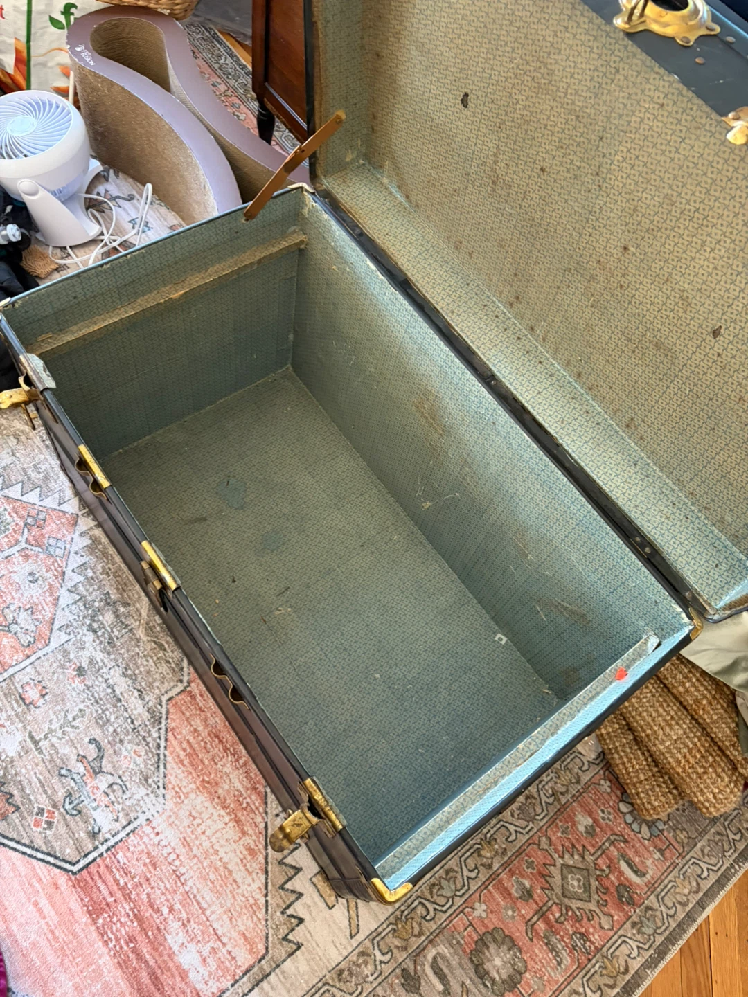 Vintage Steamer Trunk - photo 3