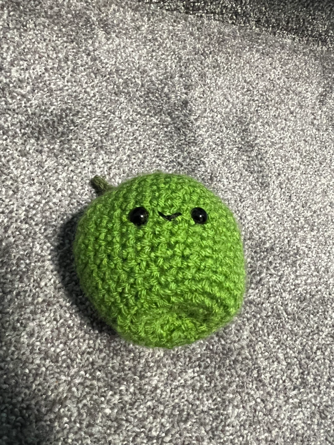 Crocheted Green Apple - photo 2