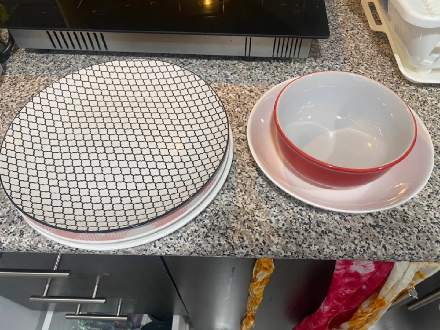 Kitchenware Set: Plates, Bowls & Storage Containers - photo 3