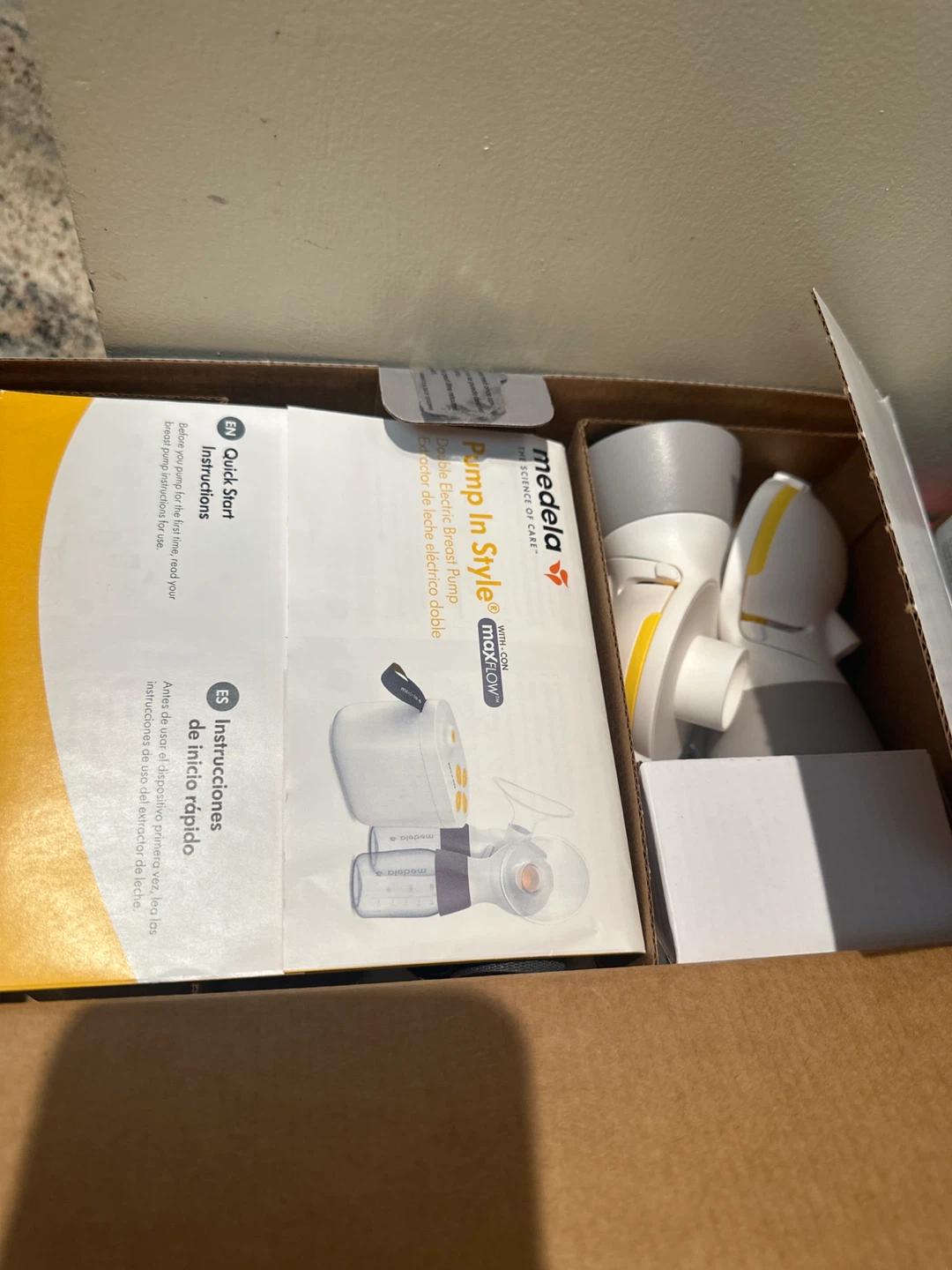 Medela Pump In Style MAXFLOW Double Electric Breast Pump - photo 2