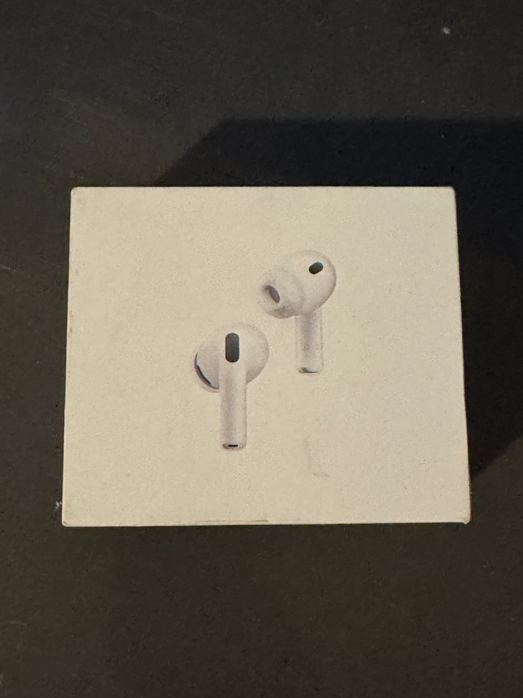 Apple AirPods Pro3 with Active noise cancellation.