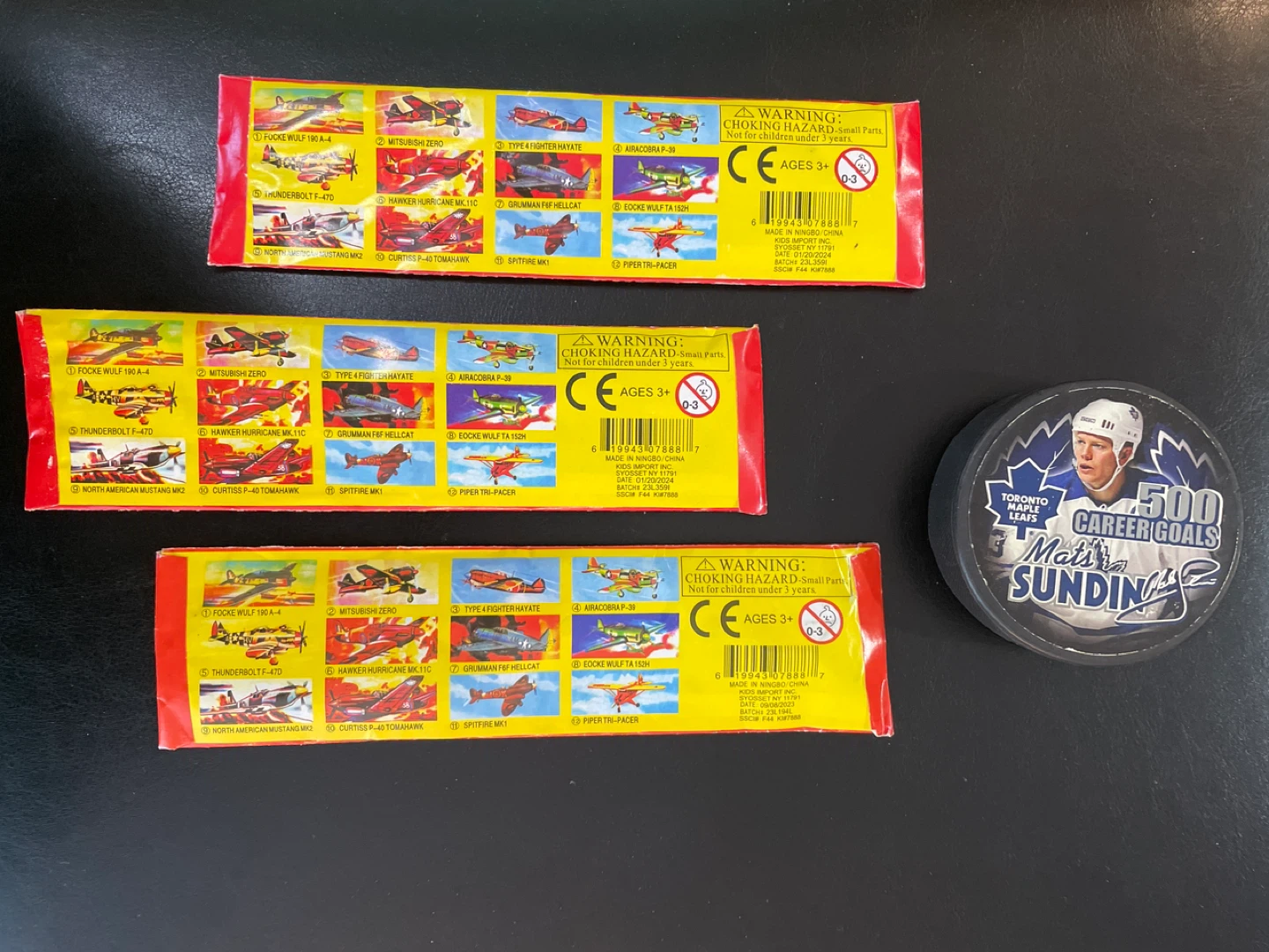 3-Flying Gliders & a Vintage Mats Sundin Hockey Puck - photo 3