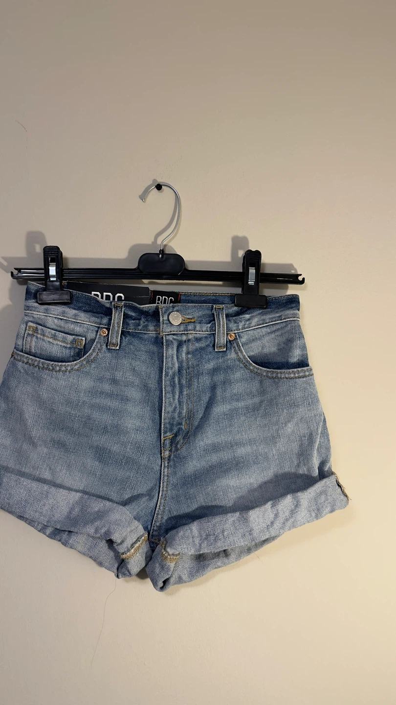 BDG Mom High Rise Denim Shorts - photo 4