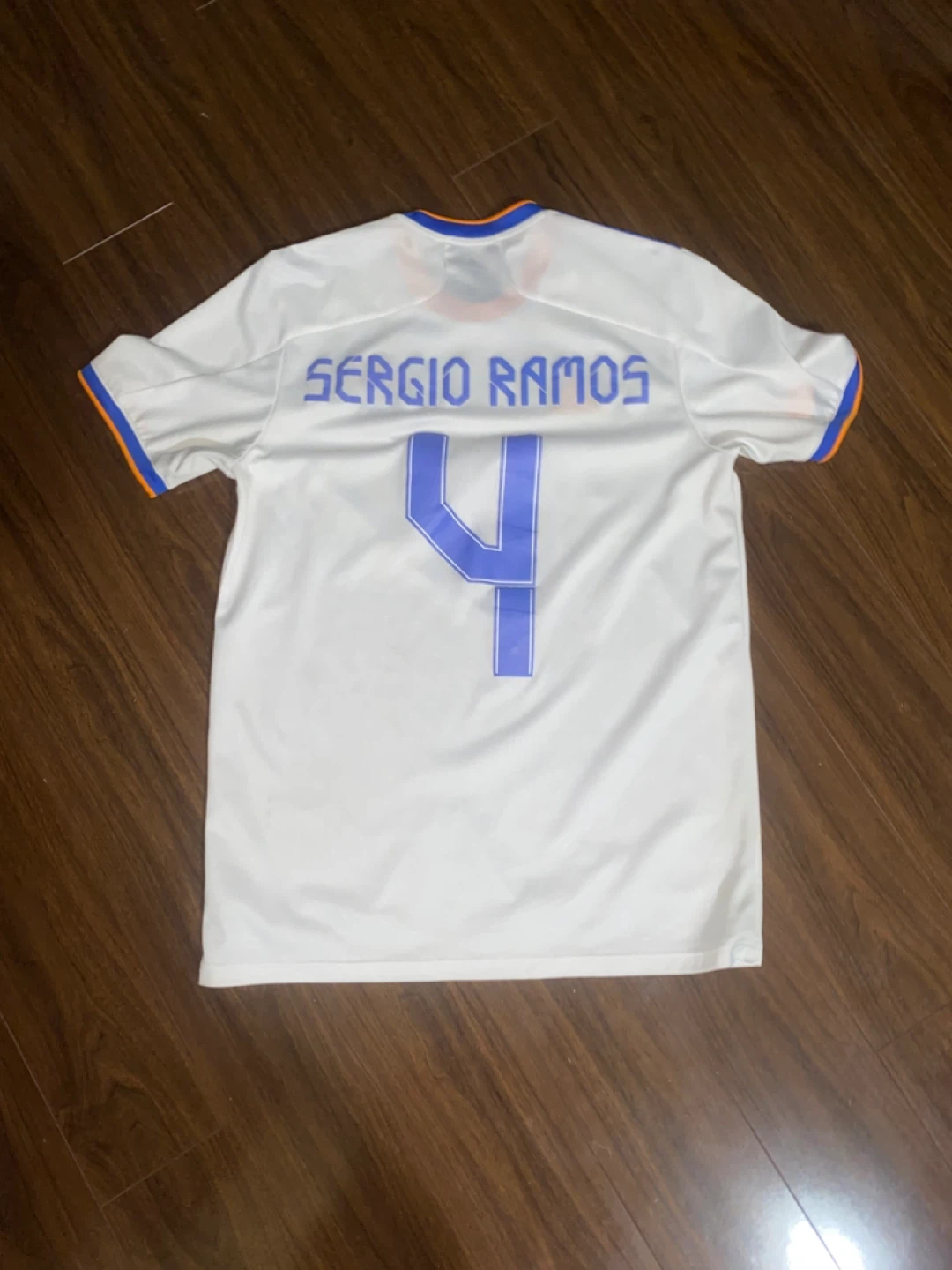 Never Worn Adidas Real Madrid Sergio Ramos #4 Jersey Size M - photo 2