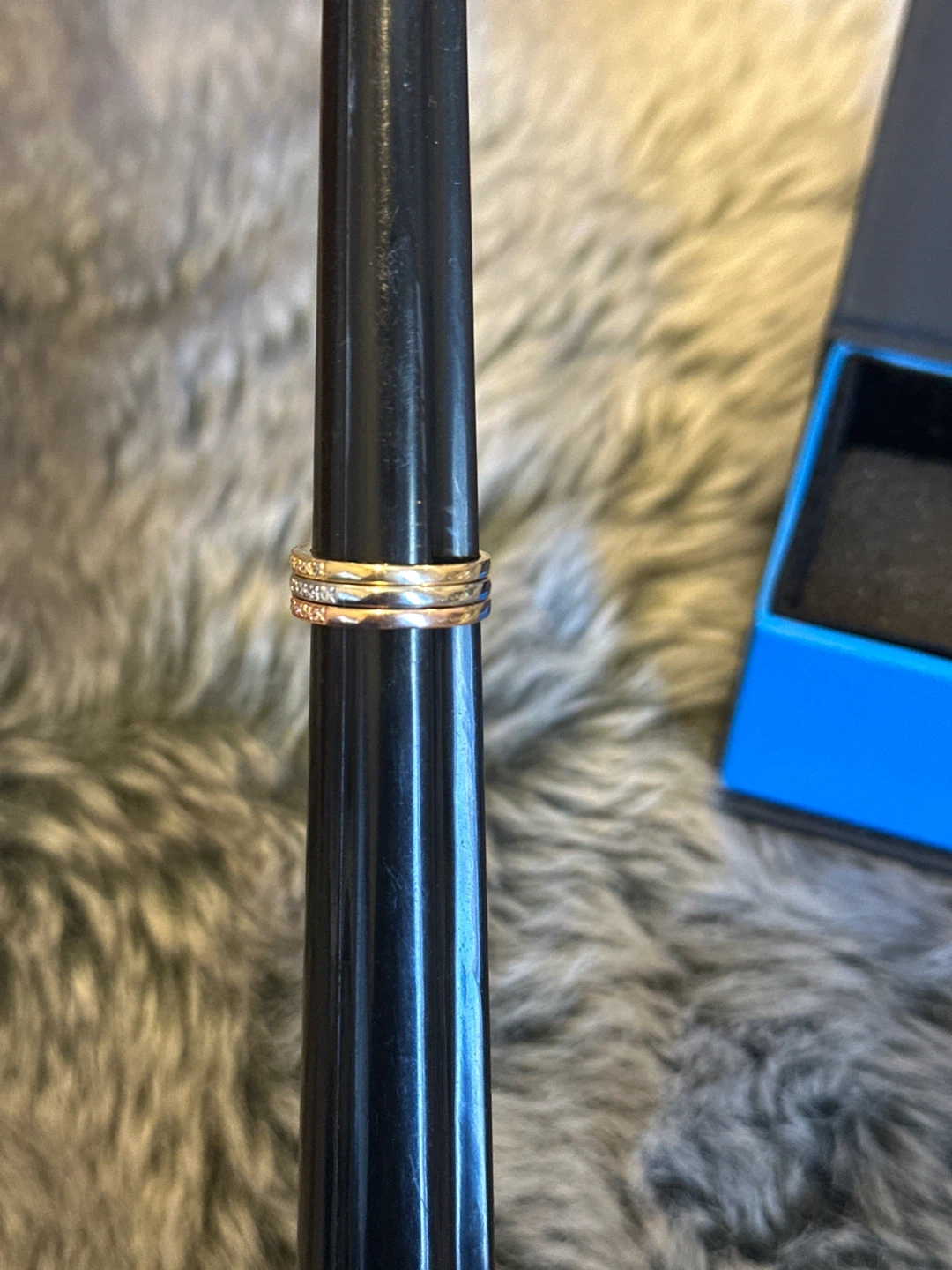 Set of 3 Stackable 14k gold Rings with small diamonds - photo 5