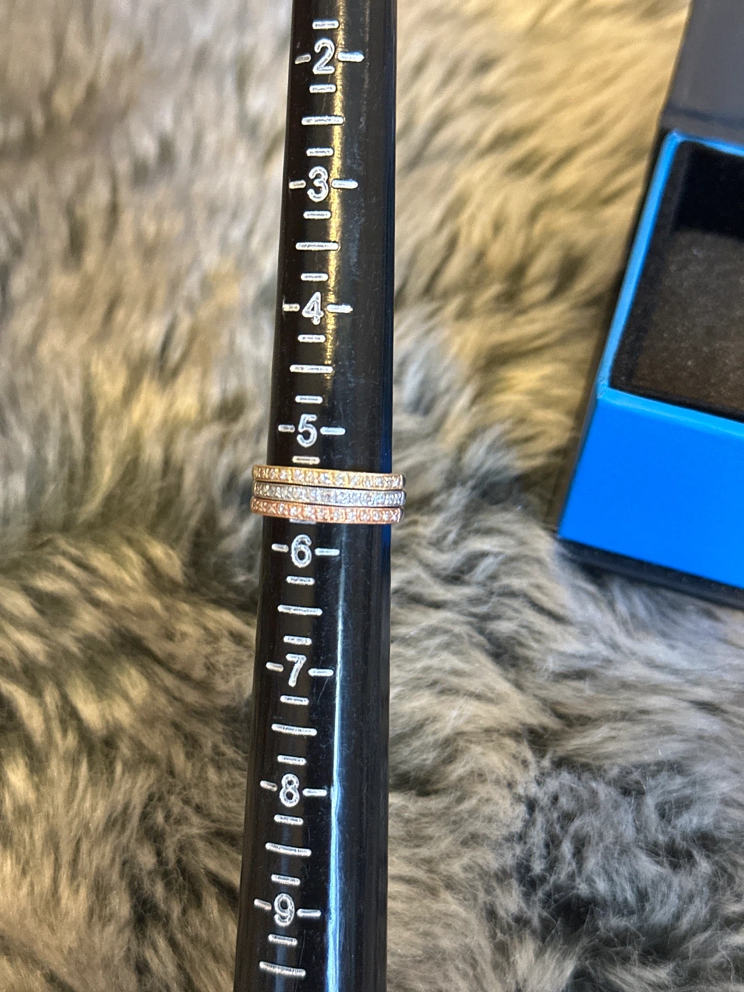 Set of 3 Stackable 14k gold Rings with small diamonds - photo 4