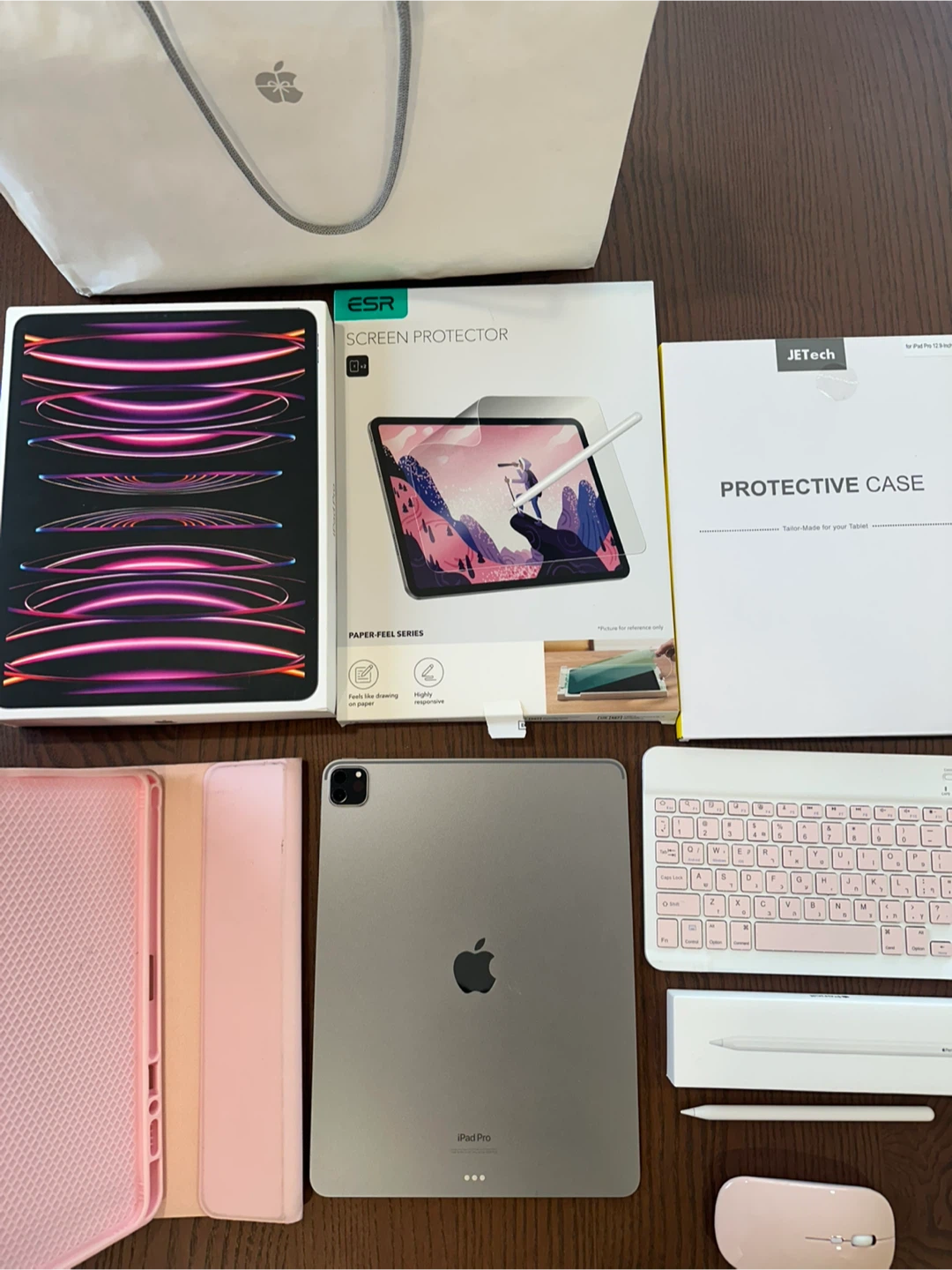 Apple iPad Pro 12.9inch 6th Gen 128GB + apple pencil 2nd gen